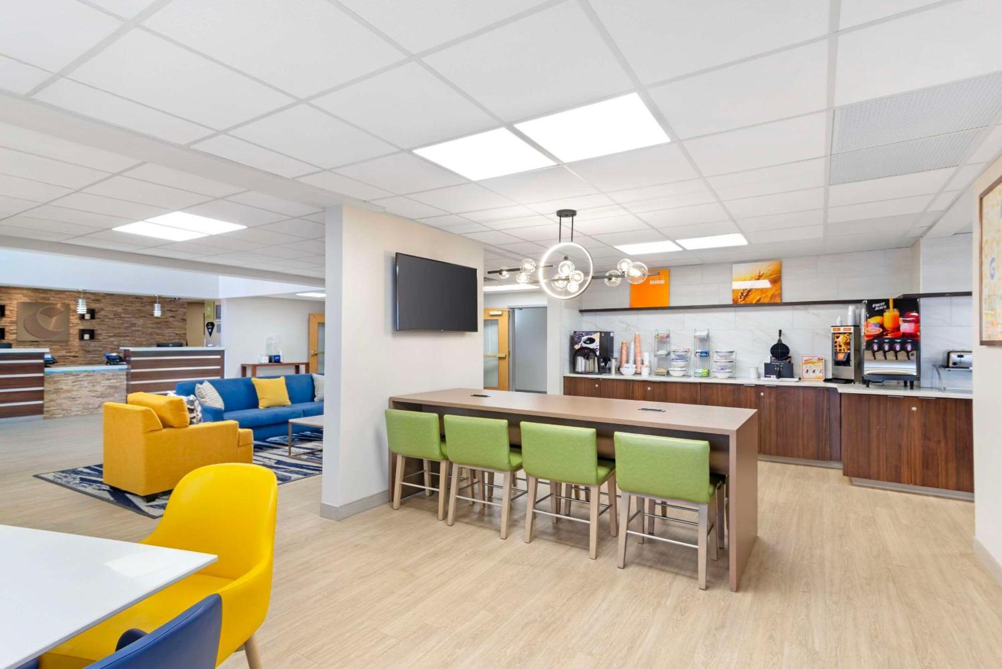 Comfort Suites Northside Hospital Gwinnett لورينسيفيل المظهر الخارجي الصورة